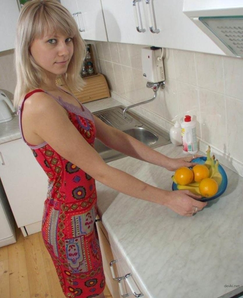 Sensual Home Erotica: Hot Chick in Kitchen - Explicit Amateur XXX