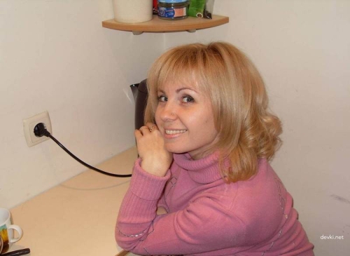 Mature MILF Strips Naked - Hot Mom Undresses Completely