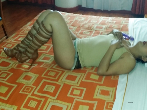 Hot Woman Masturbating with Dildo: XXX Solo Action