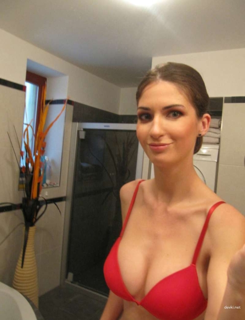 Big-Breasted Girl Takes Nude Selfies - Explicit Busty Photoshoot