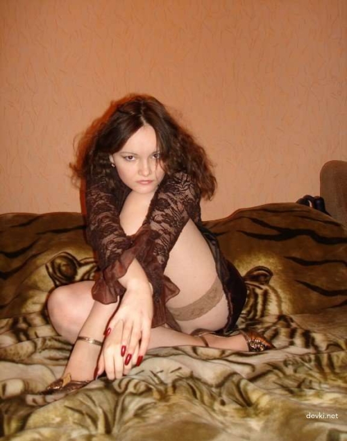 Explicit Young Erotic Private Photos: Sensual and Provocative Content