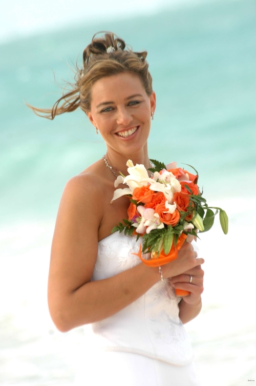 Amateur Mature Bride Erotic Photoshoot: Explicit and Bold!