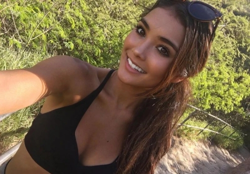 Hot Babe of the Day - Mimi (30 Photos) - Explicit and Sensual Shots