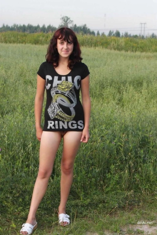 Wild and Sexy Field Photoshoot: Sensual Beauty in Nature