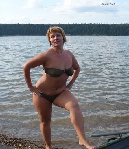 Married Slut Shows Off Her Body
