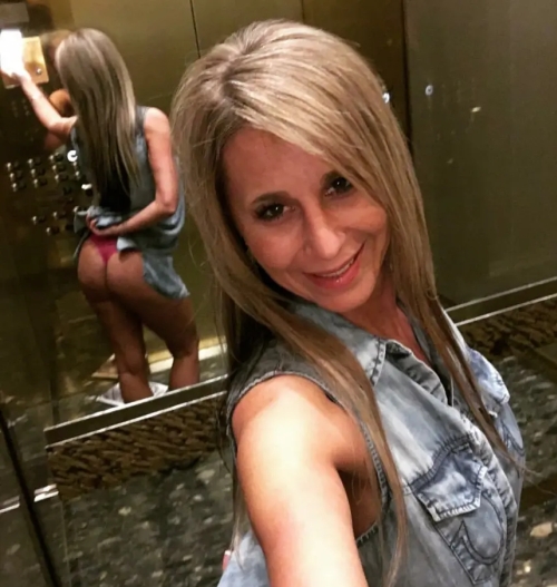 Mature Wife's Firm Booty: Explicit Rear View of Elastic Butt
