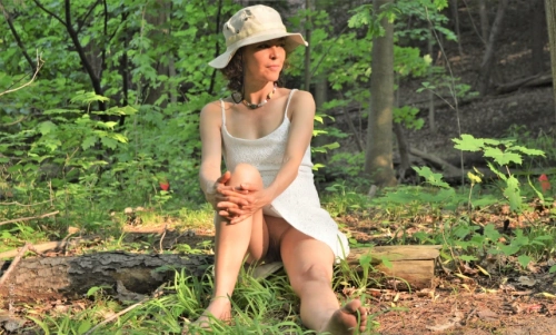 Mature Wife Poses Nude Outdoors - Explicit Outdoor Naked Wife Photoshoot