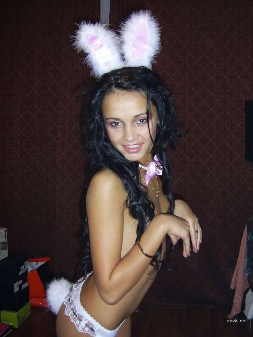 Sensual Beauty: Explicit Erotica of Gorgeous Girl