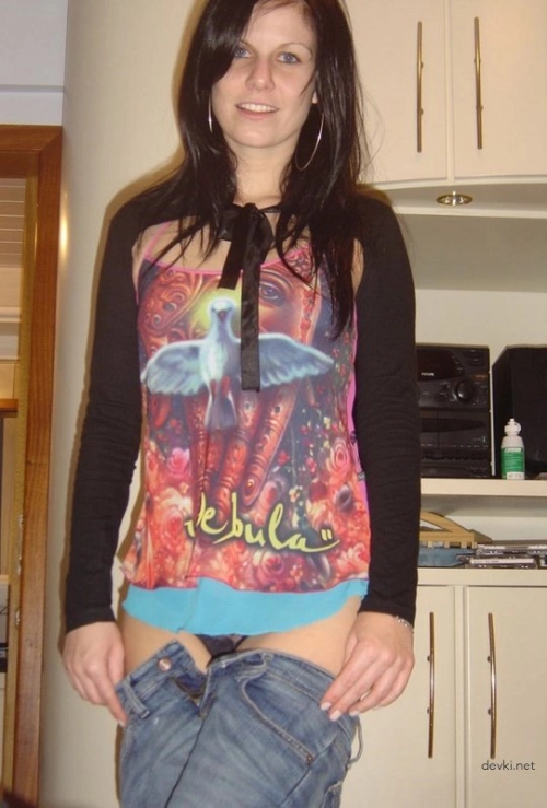 Hooked Up with Hot Chick at the Club - Explicit Nighttime Encounter