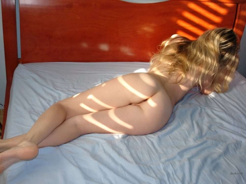 Blonde Poses Nude Outdoors and Indoors: Explicit Naked Photoshoot