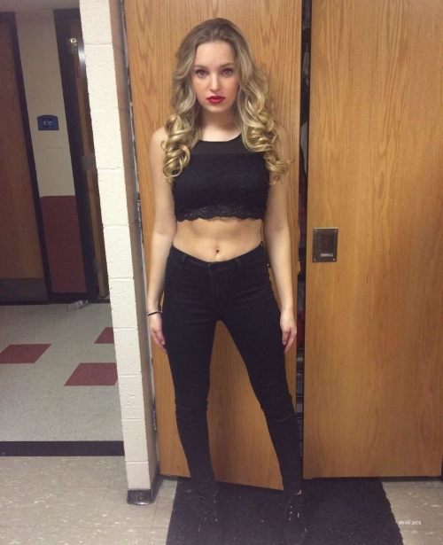 Slender Blonde with Beautiful Breasts: Explicit Photoshoot