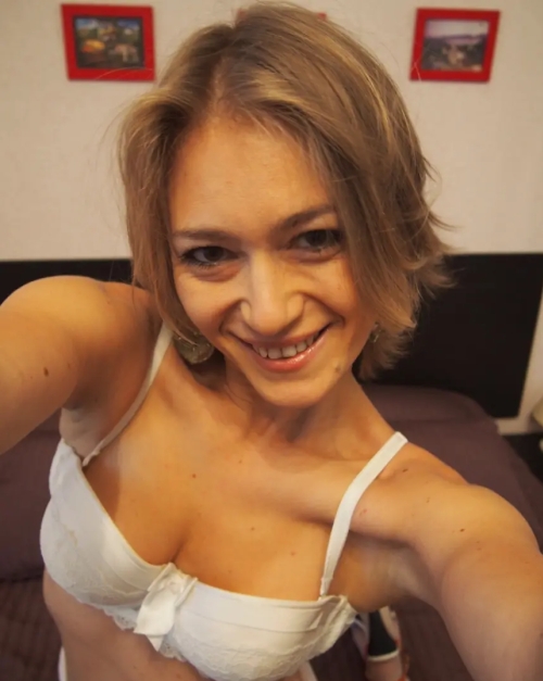 Hot MILF Selfies: My Friend's Mom Poses Seductively for the Camera