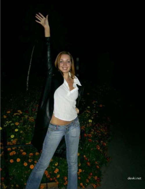 Graduate Goes Commando: Sexy No-Panties Schoolgirl