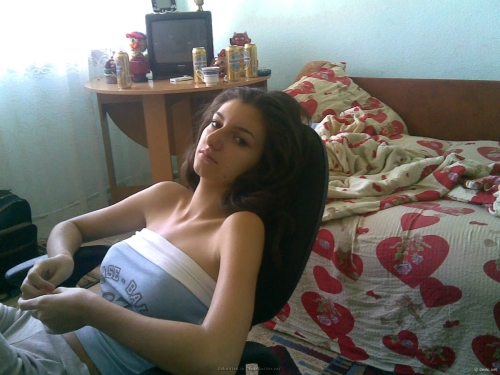 Spread Pussy with Fingers: Explicit Solo Masturbation