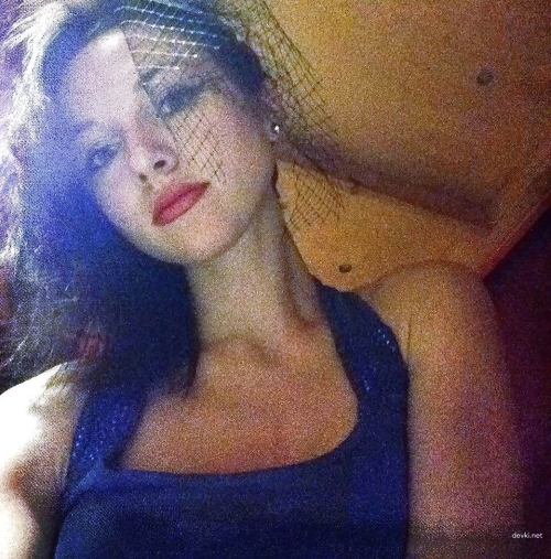 Intimate Home Selfie: Sultry Phone Pic Exposing All