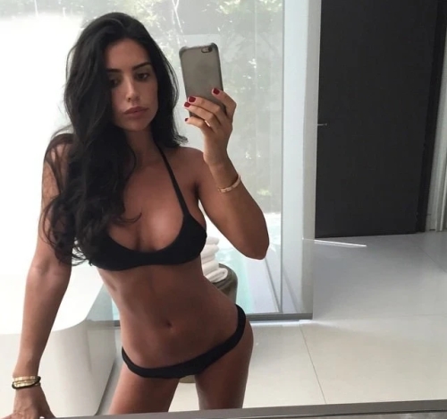Slender Bikini Babes: Hot Girls in Bikinis Showing Off Their Toned Bodies