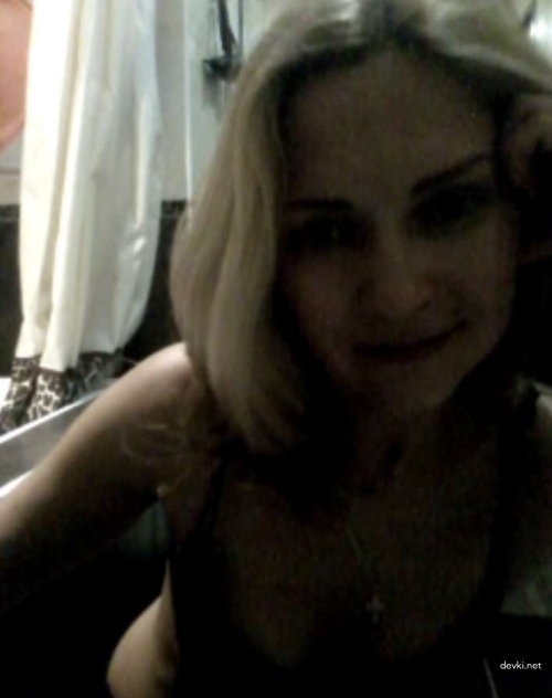 Naked Blonde with Big Ass: Explicit Photo