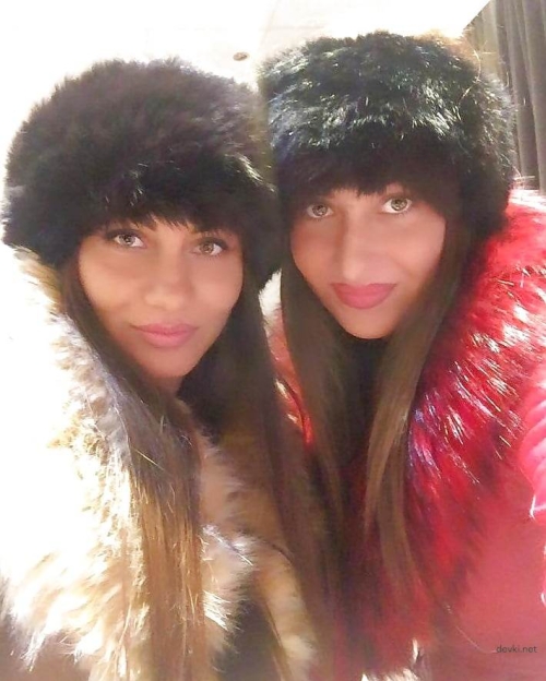 Private Photo of Two Sisters: Explicit Lesbian Sibling Action