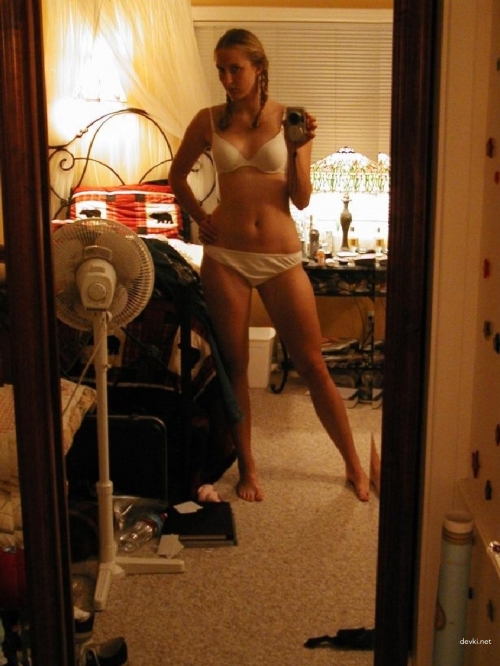 Explicit Nude Selfies for Website - Naked Photo Shoot