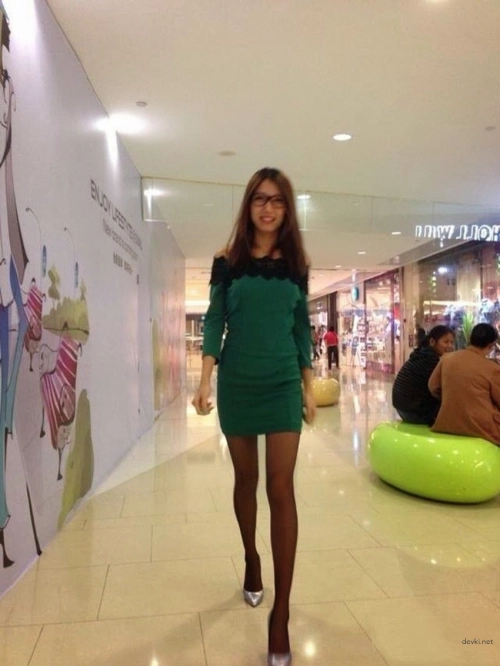 Taiwanese Nude Model Exposing All in Provocative Photoshoot