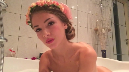 Cutie Masturbates Her Clit in the Bath - Naughty Solo Action