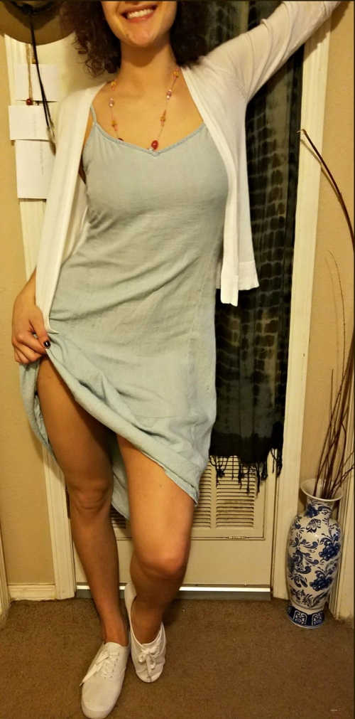 Sexy Babe Hates Shaving: Unshaven Beauty Shows Off Her Natural Look
