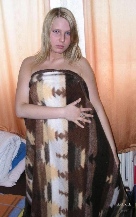Private Archive of Erotic Content Featuring Cute Curvy Babe: Explicit and Sensual Photos