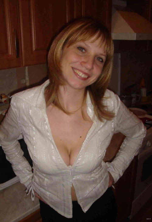Hot Wife Gives Blowjob to Husband with Pleasure