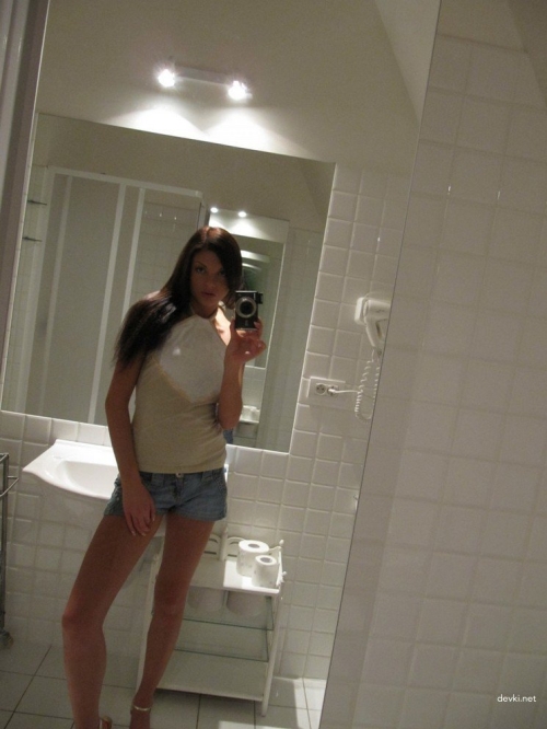 Sexy Girl Takes Nude Selfie in Bathroom - Explicit Hot Photoshoot