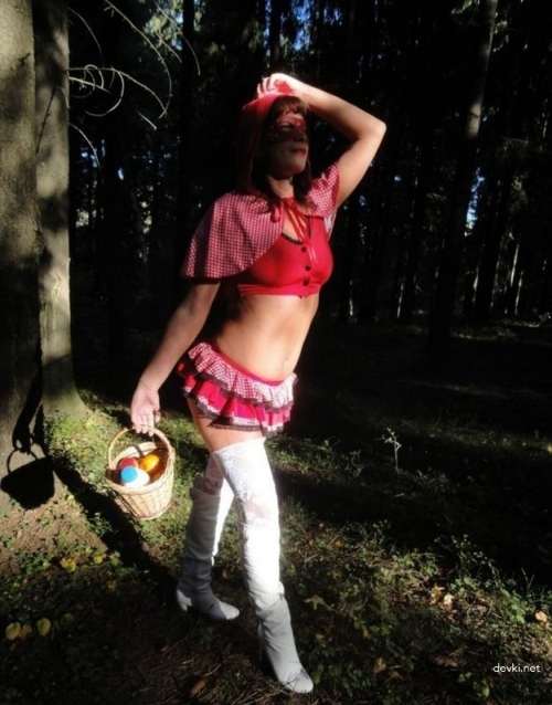 Sexy Red Riding Hood Transformation: Hot Girl in Lingerie