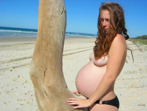 Explicit Nude Pregnant Girls Photo Shoot: Uncensored Pregnant Women Naked