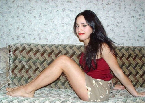 Sexy Girl Strips Completely Naked - Explicit Photo Shoot