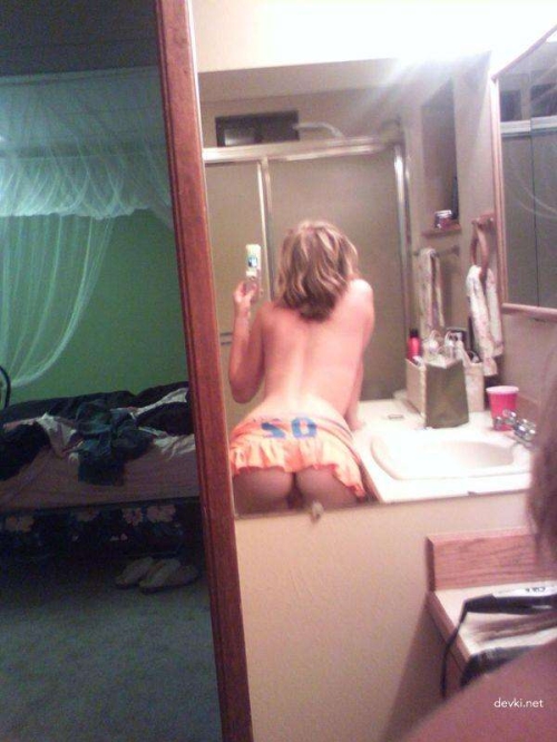 Private Mobile Phone Photo: Explicit Selfie with Nude Woman