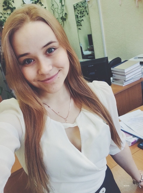 Amateur Photos of Cute Girl: Explicit and Provocative Shots