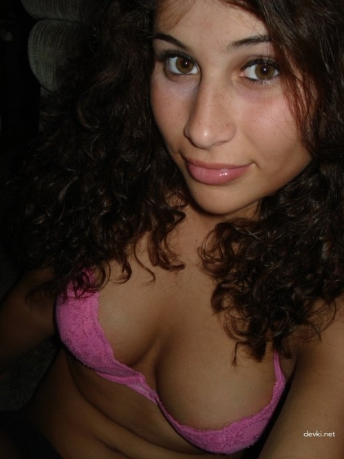 Juicy Nude Girl: Explicit and Sensual Photoshoot