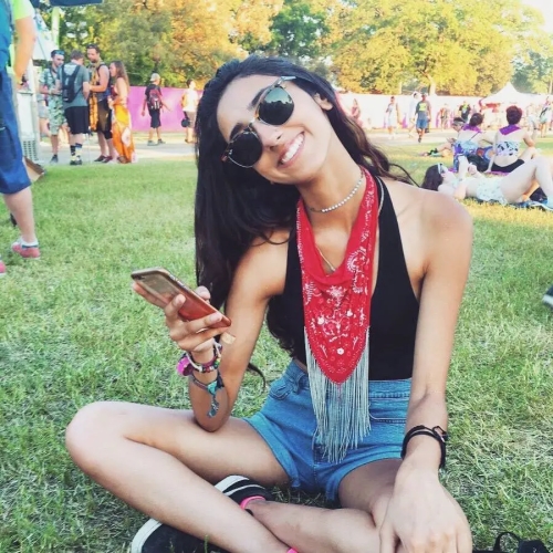 Sizzling Photo of Slim Indian Woman: Vulgar Lustful Desire