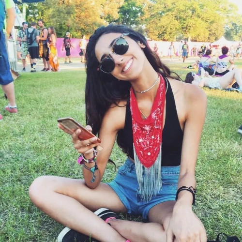 Sizzling Photo of Slim Indian Woman: Vulgar Lustful Desire