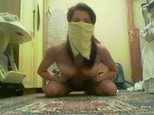 Hot Young Mom Strips Naked at Home - Explicit MILF Solo Action