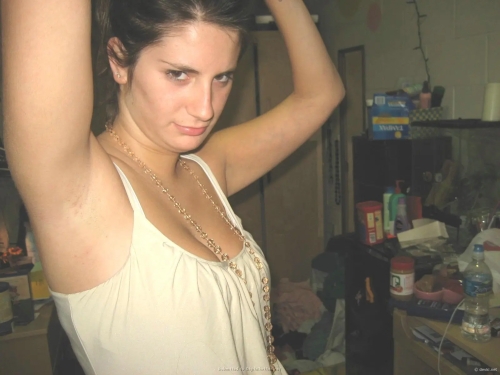 Sucking Slut Gets Down to Business