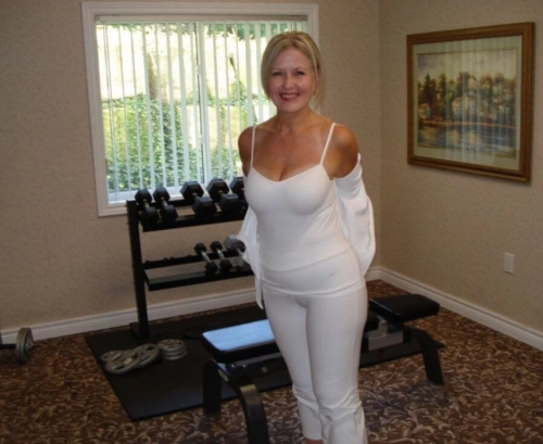 Hot MILF in Her Prime Poses Naked - Seductive Mature Woman Exposed