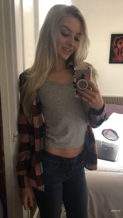 Hot Blonde with Small Boobs Takes Sexy Selfie