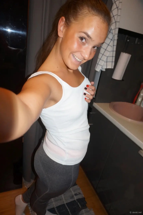 Beautiful Teacher Reveals Naked Body - Explicit Nude Photoshoot