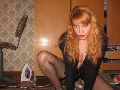 Sexy Wife in Lingerie: Hot Russian MILF Seduces with Stunning Beauty
