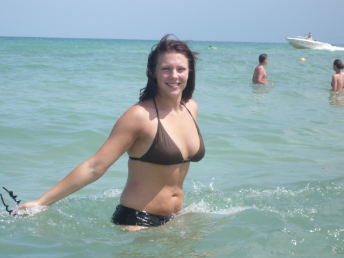 Girl Goes Wild on Vacation: Explicit Resort Fun