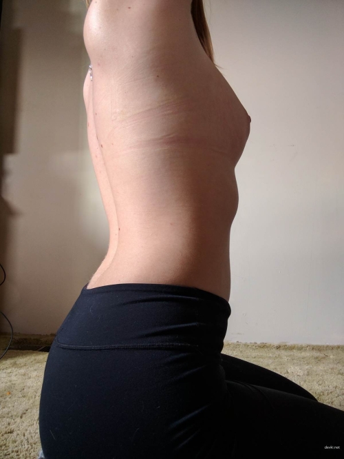 Sexy Babe Shows Off Her Pussy Doggy Style