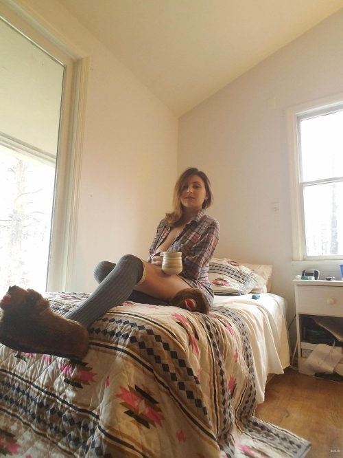 Seductive babe strips and fucks herself - Explicit solo masturbation porn