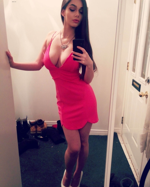 Big-Breasted Girl with Huge Hips: Explicit Curvy Beauty Photo