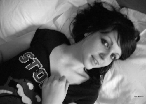 Seductive Girls in Black and White Photos: Stunning Erotic Portraits