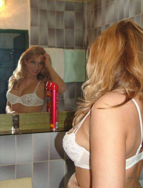 Private Busty Girlfriend's Explicit Photos: Uncensored Curves & Seductive Poses