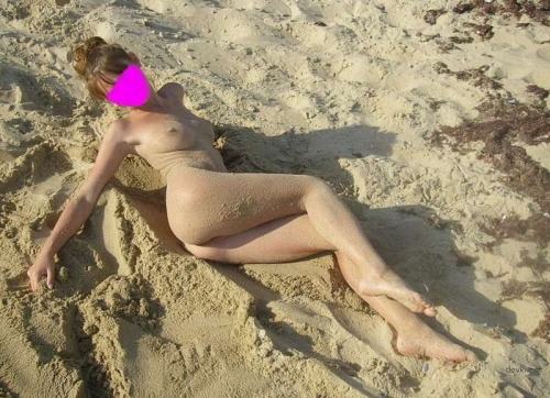 Shy Wife Shows Pussy: Explicit Russian Amateur Wife Pussy Close-Up Photo